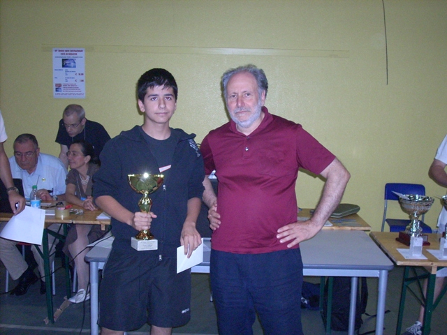 Federico_premiato_da_Bellavita