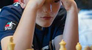 Leonardp Vincenti gioca